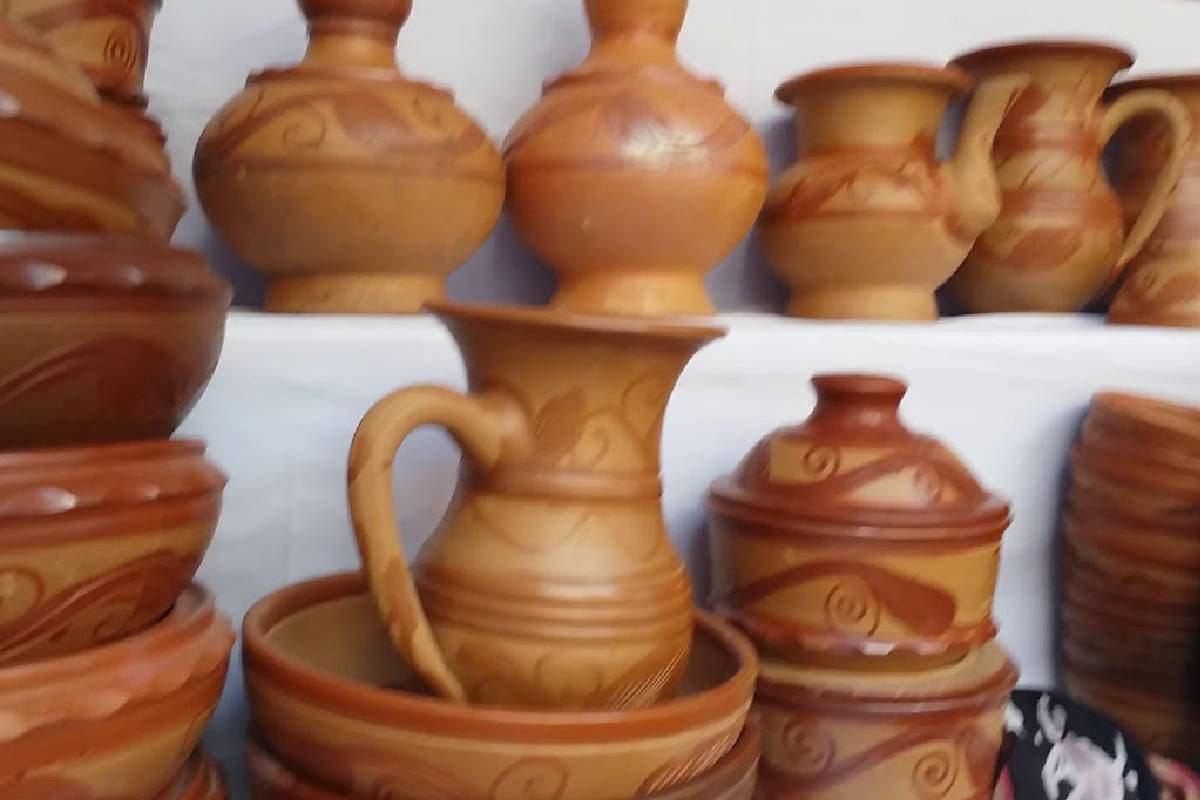 Comprehending The Difference Between Pottery And Ceramic Indulge In 